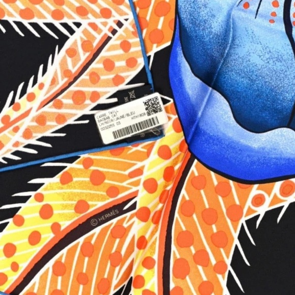 Hermès Silk Baobab Cat Scarf 90 Black Jaune Bleu Authentic - Picture 4 of 4